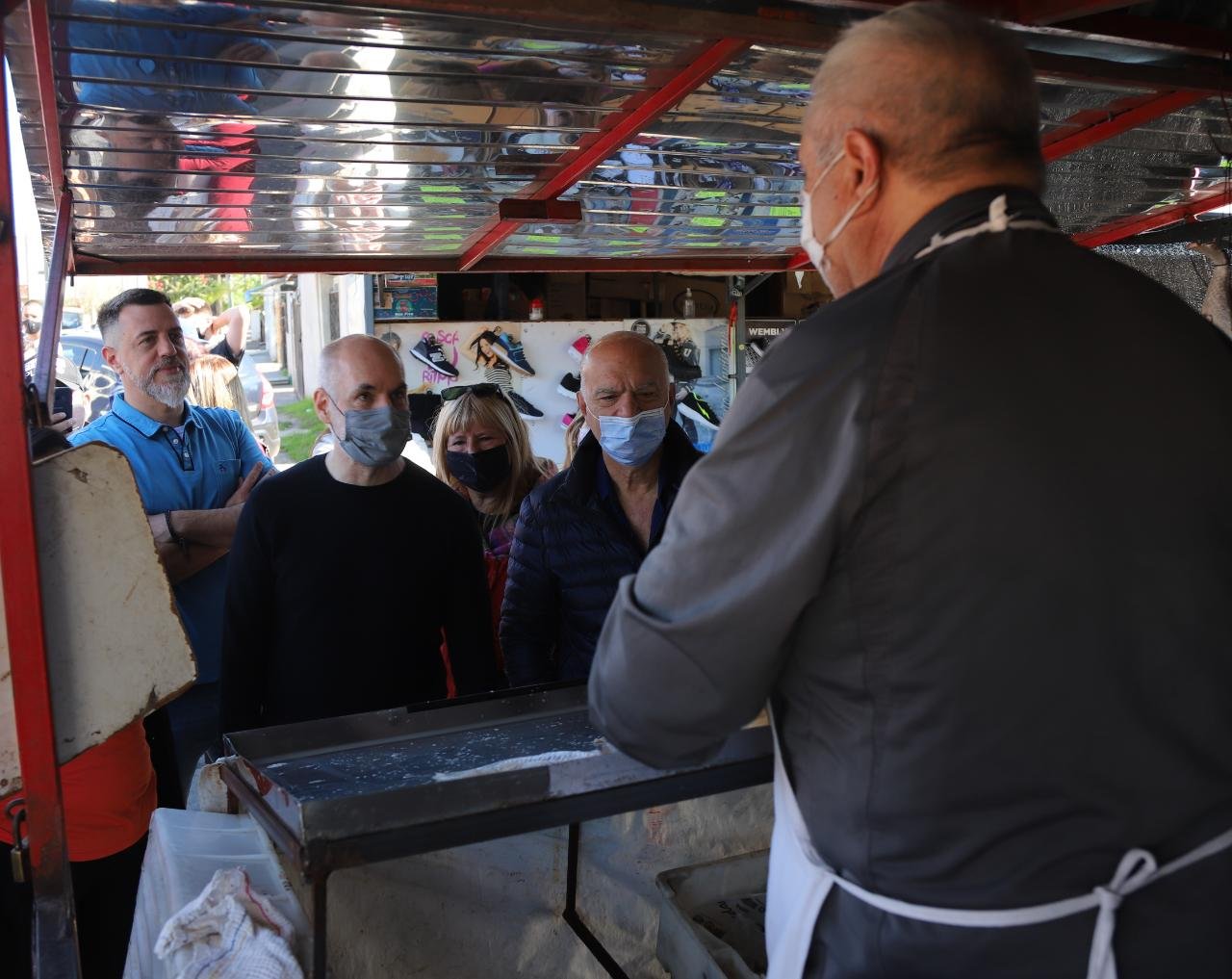 Con Larreta, Grindetti visitó una Iglesia Evangélica y recorrió la feria París de Lomas de Zamora