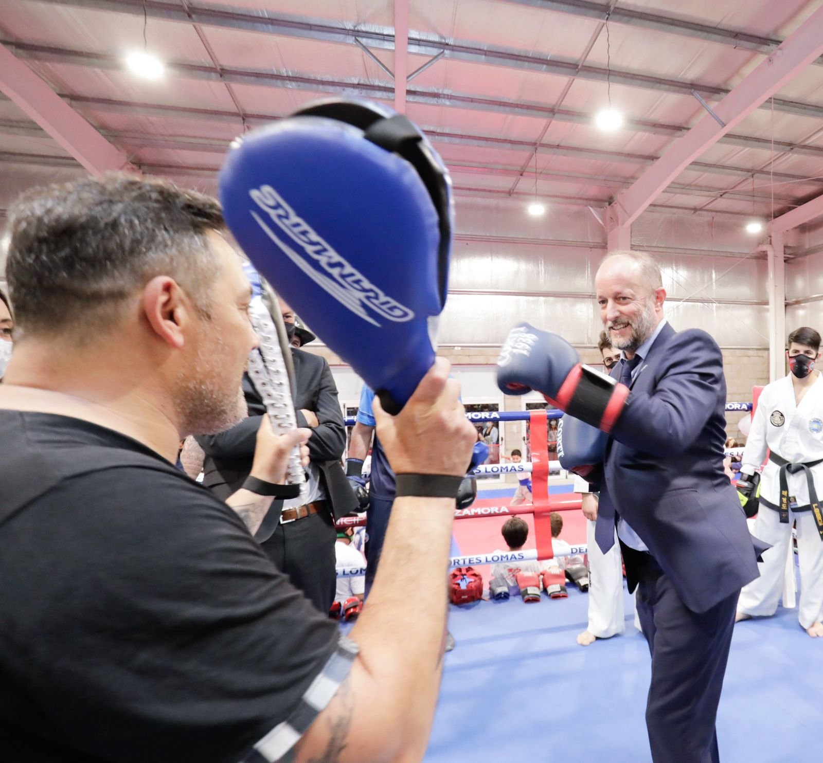 En Lomas de Zamora: Insaurralde y Lammens inauguraron el Gimnasio de Deportes de Contacto “Bruno Tavano”