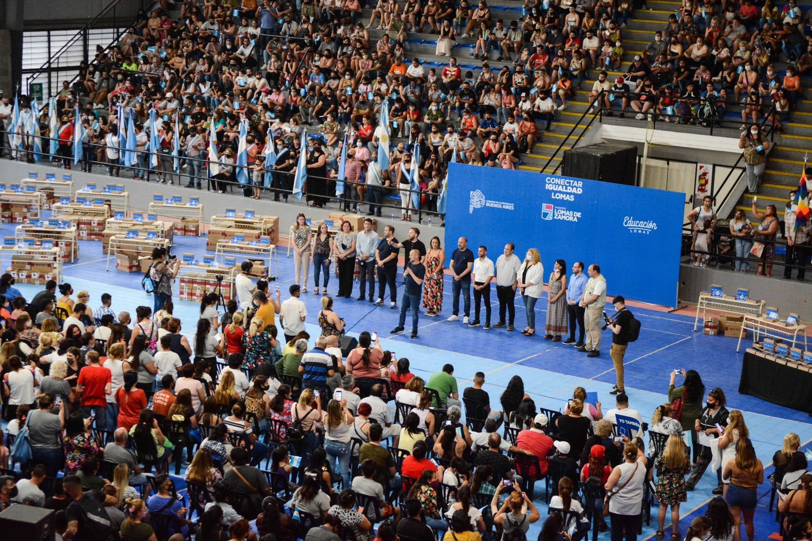 Insaurralde compartió un encuentro con jóvenes y adultos de Lomas que finalizan sus estudios y se suman al Programa Conectar Igualdad
