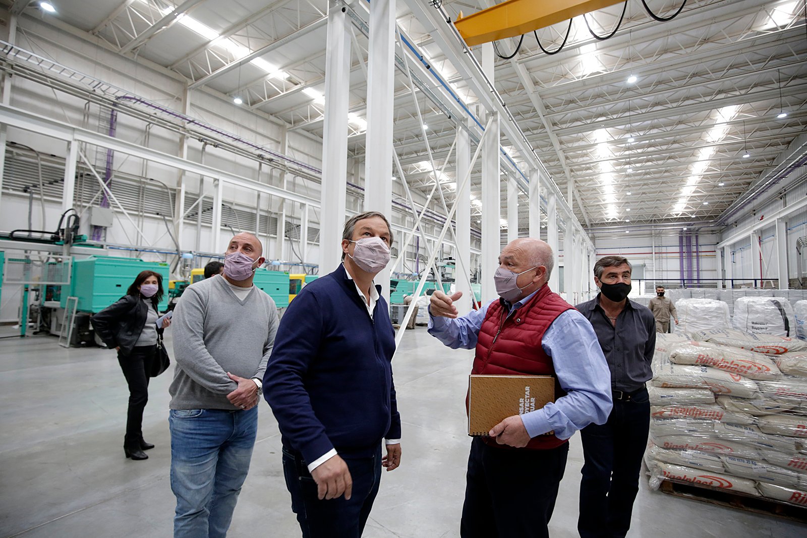 Cascallares recorrió empresa del Parque Industrial que amplía su planta y genera trabajo