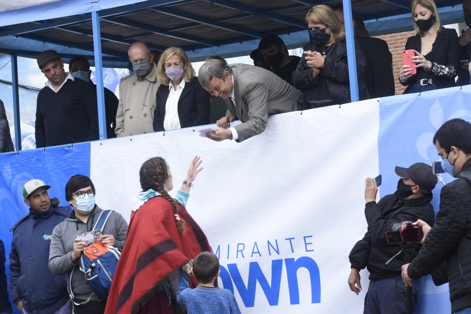 Aniversario de la localidad de Glew: colorido desfile cívico tradicionalista y reconocimiento a instituciones