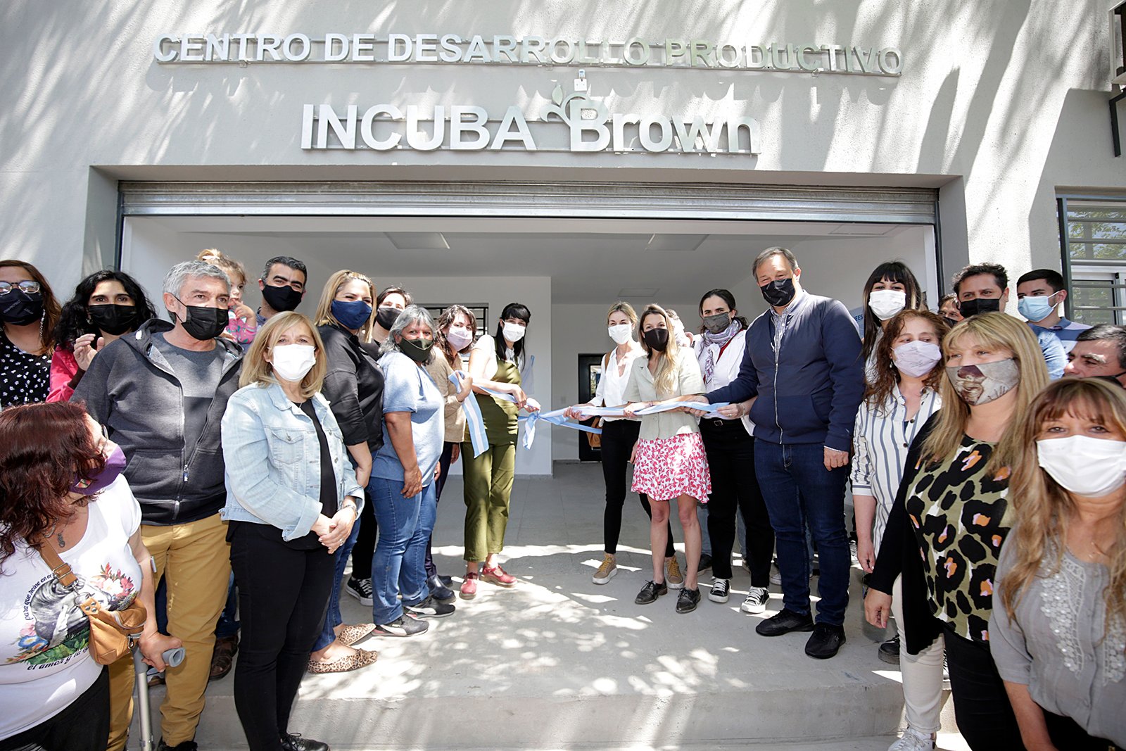 Cascallares inauguró «Incuba Brown», el primer centro de desarrollo productivo de la Región