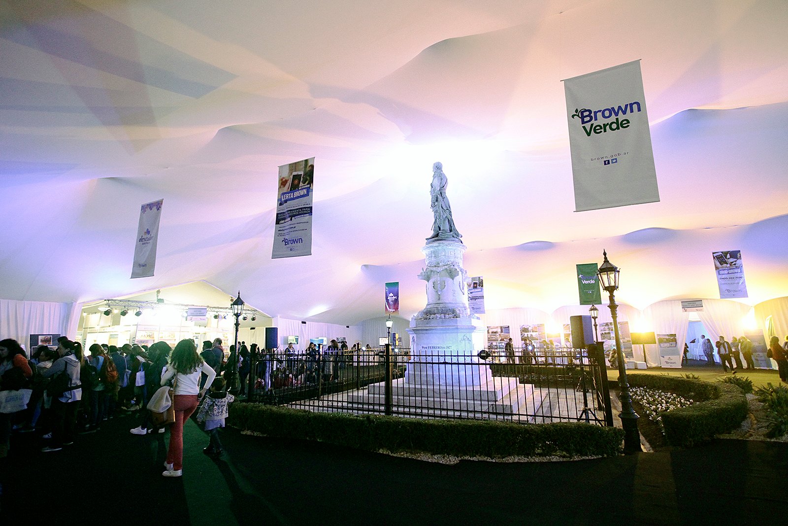 Con Felipe Pigna, Dolina, Saborido y Darío Sztajnszrajber, arranca la Feria del Libro de Brown