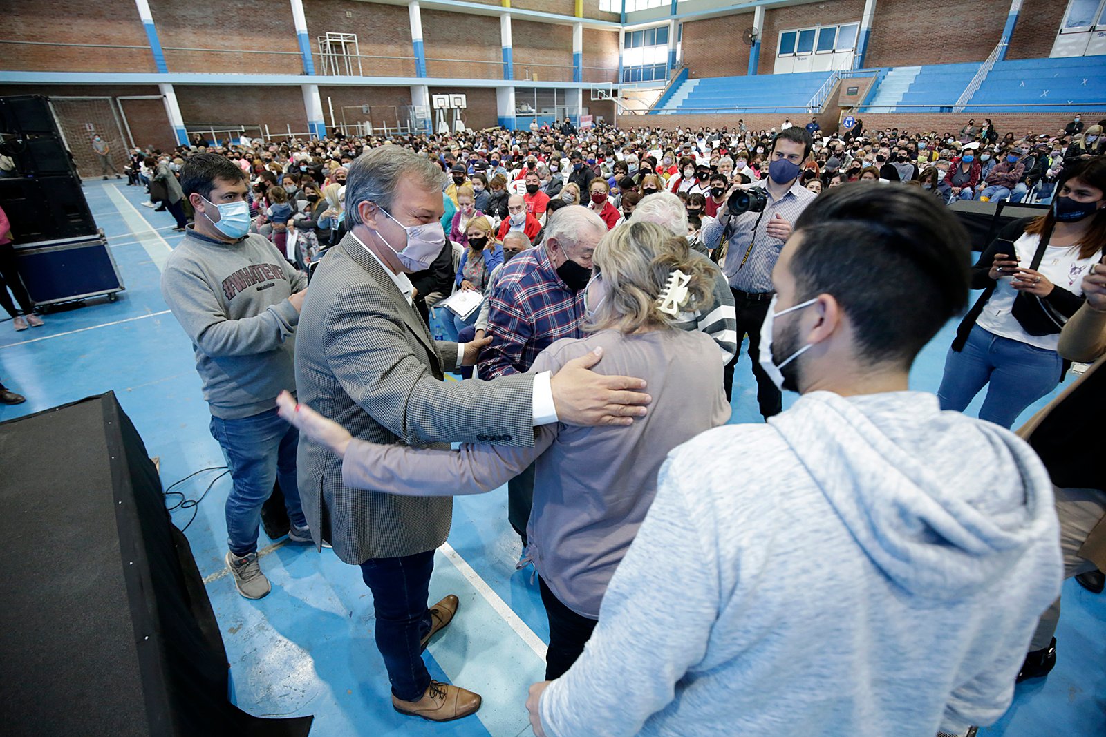 Cascallares entregó más de 1300 escrituras a familias brownianas