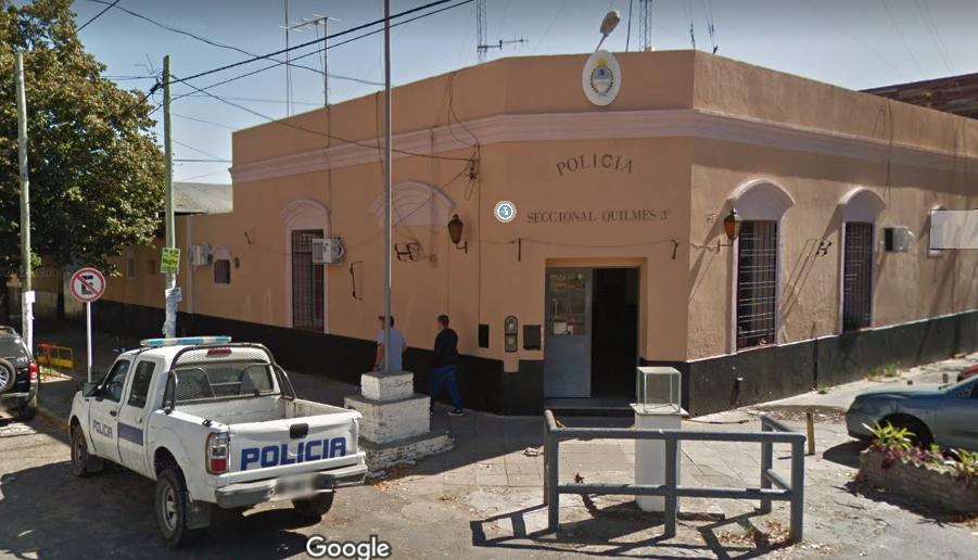 Quilmes: hallaron a una mujer herida sobre una reja e investigan si fue arrojada de un primer piso por su pareja