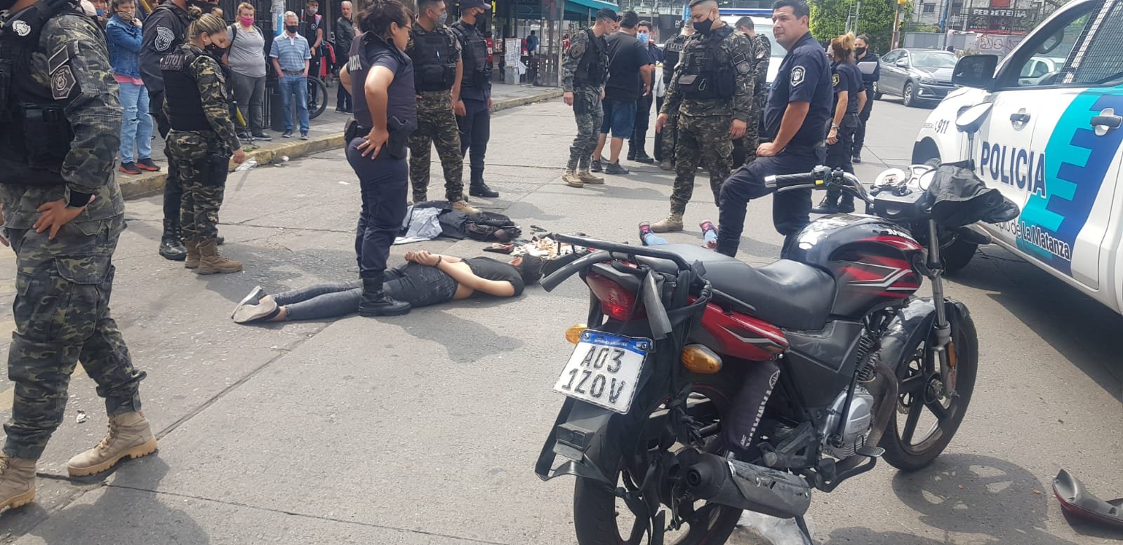 Indignación de vecinos en Ramos Mejía: asesinan a un kiosquero y por el crimen detienen a un hombre a y una chica de 15 años