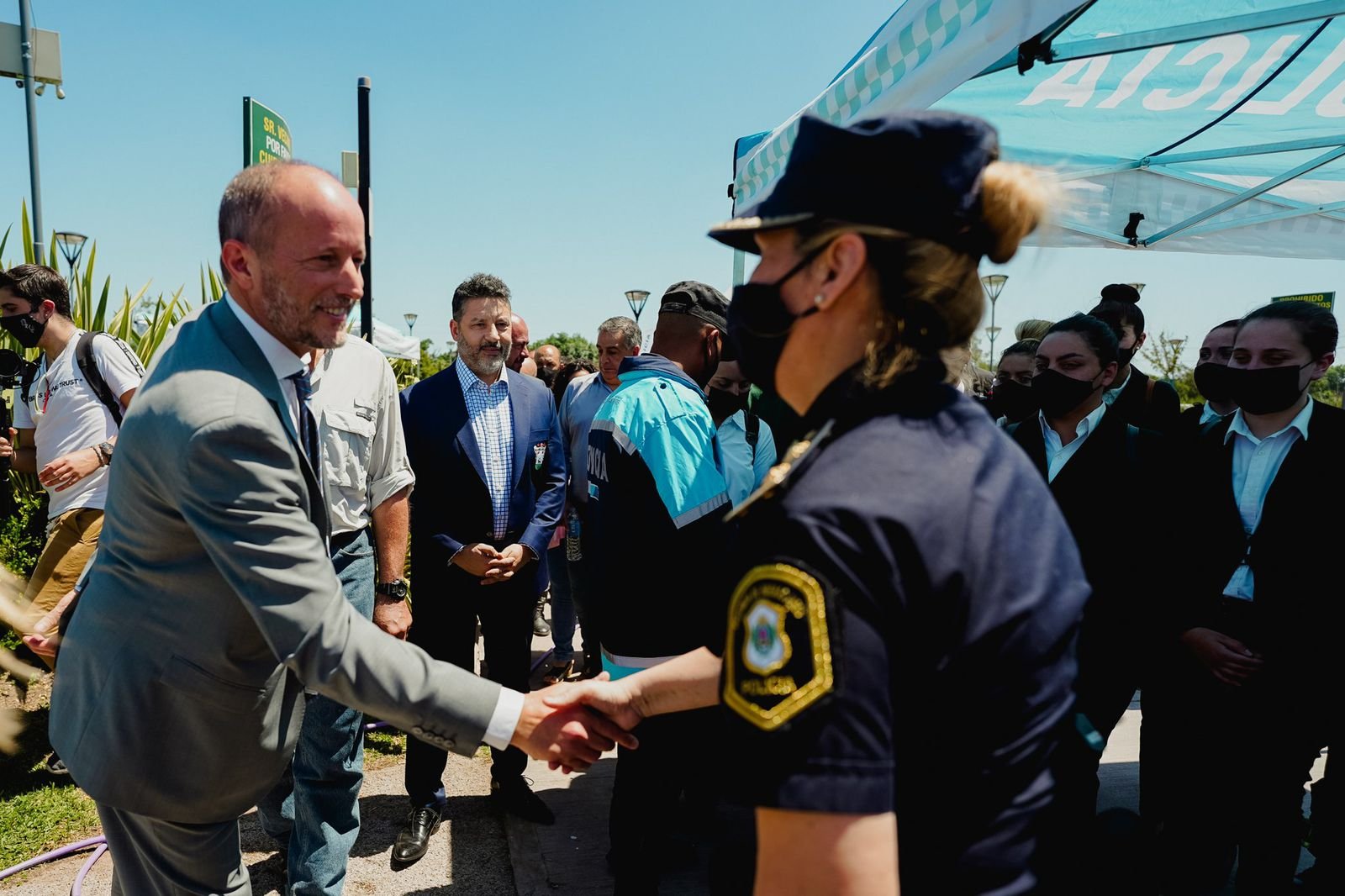 Insaurralde, Berni y Menéndez participaron de la jornada de inscripción de aspirantes a la Policía Bonaerense en Merlo