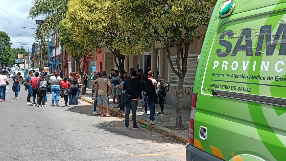 Tensión en Quilmes: padres denunciaron abuso por parte de un docente y arremetieron contra jardín de infantes