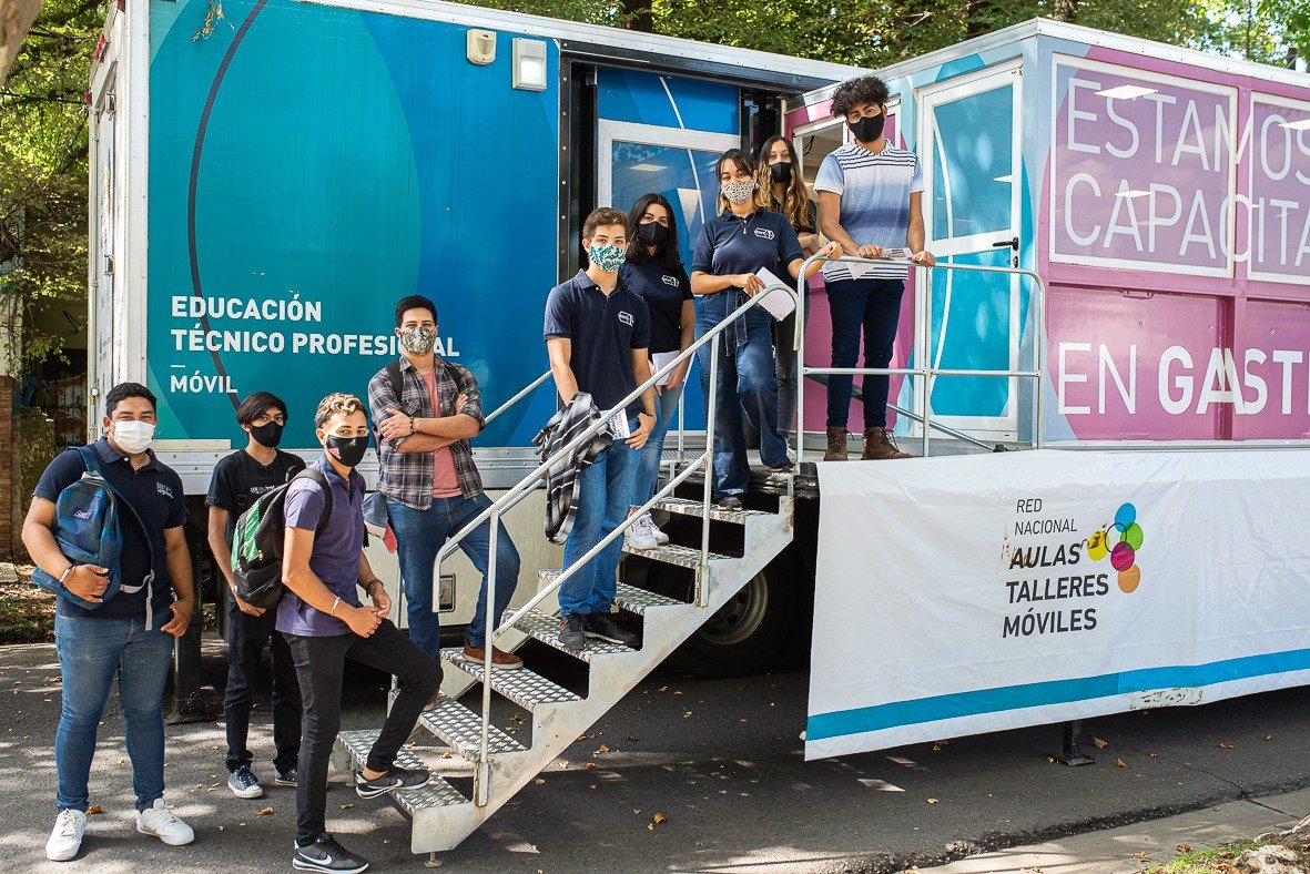 Instalan en Brown aulas tecnológicas para dictar cursos de formación profesional