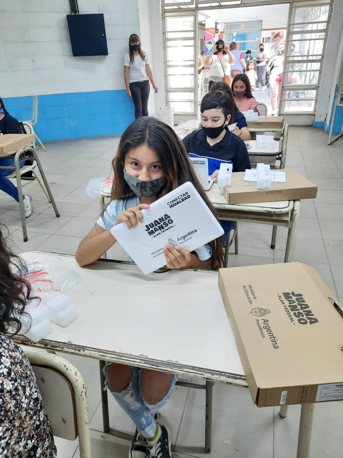 En Almirante Brown avanza la entrega de 5.800 netbooks a estudiantes de primer año del secundario