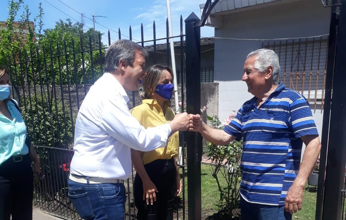 Cascallares y Galmarini dialogaron con vecinos de Clayople tras la extensión de la red de agua potable