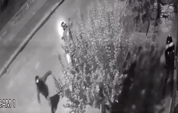 En un supuesto intento de asalto, «motochorros» balearon al hermano de Anahí Benítez y su mamá relacionó el hecho con la causa por la muerte de su hija