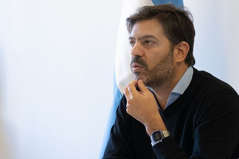 Bianco a favor de no limitar la reelección de intendentes