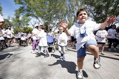 Almirante Brown: una multitud le dio brillo y color a la «Carrera por Todos»