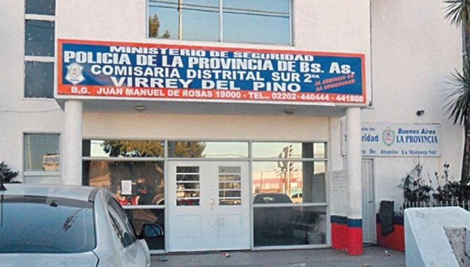 Virrey del Pino: asesinan de una puñalada a un joven y por el crimen detienen a la pareja de su exmujer