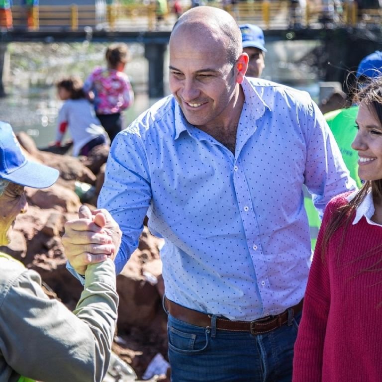 Virólogo y funcionario quilmeño tildó de «irresponsable» la postura antivacuna de Martiniano Molina