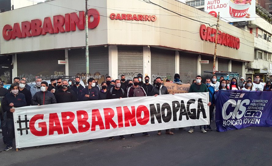 Sin respuestas, trabajadores despedidos de Garbarino reclamarán en el Puente Pueyrredón el próximo lunes