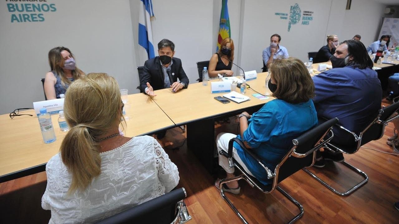 Jueves que viene: el Gobierno bonaerense convocó a paritarias a estatales y docentes