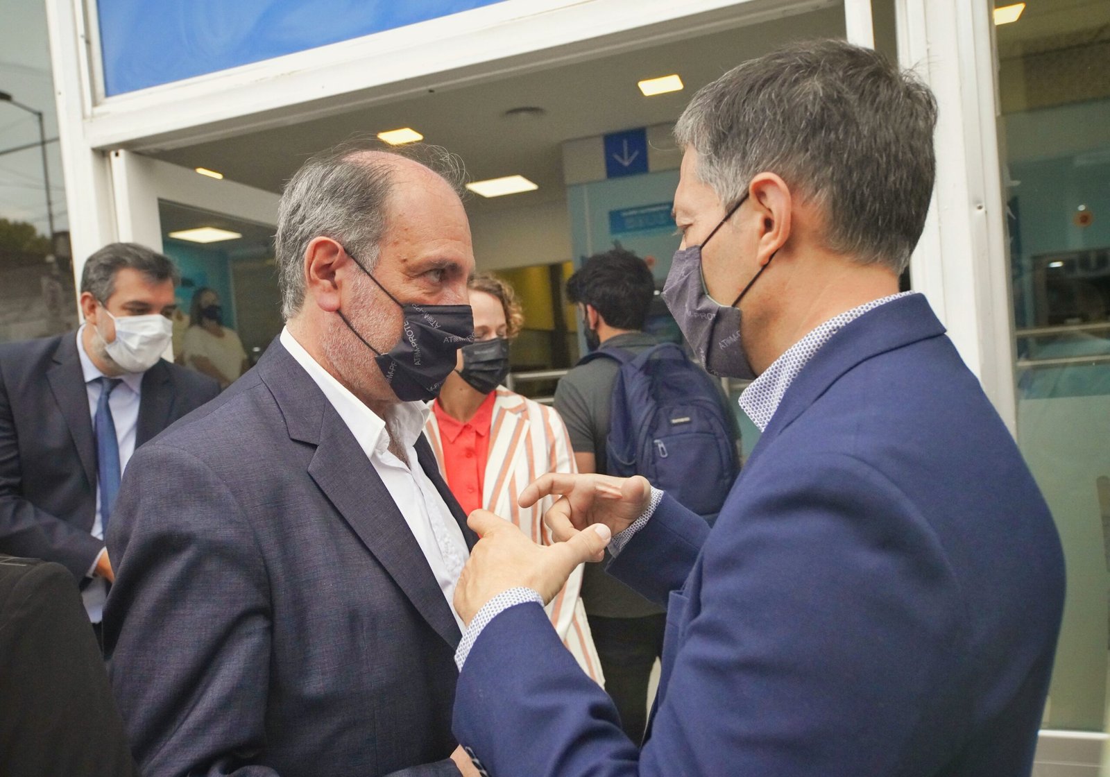 El intendente Fernando Gray participó junto al presidente del Banco Nación del emotivo homenaje a un vecino desaparecido durante la dictadura