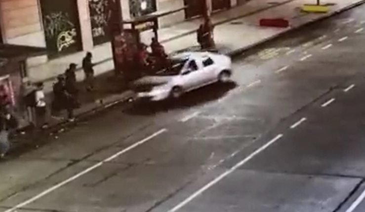 Otro caso de alcohol al volante: ebrio atropelló e hirió a quienes esperaban el colectivo en Constitución