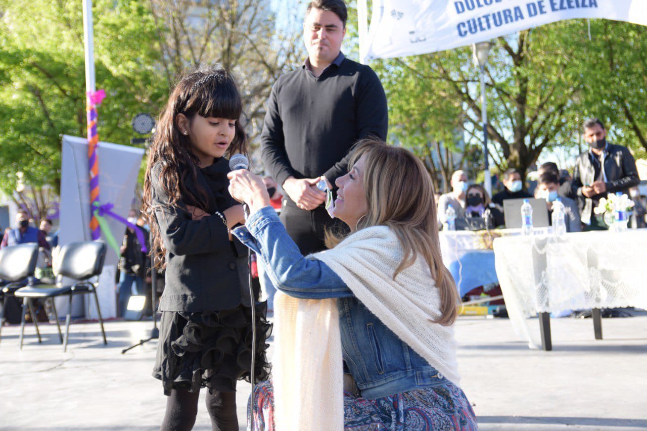 Dulce Granados: «Se desarrolló la entrega de diplomas a los alumnos de los talleres municipales y ya abrió la inscripción 2022»