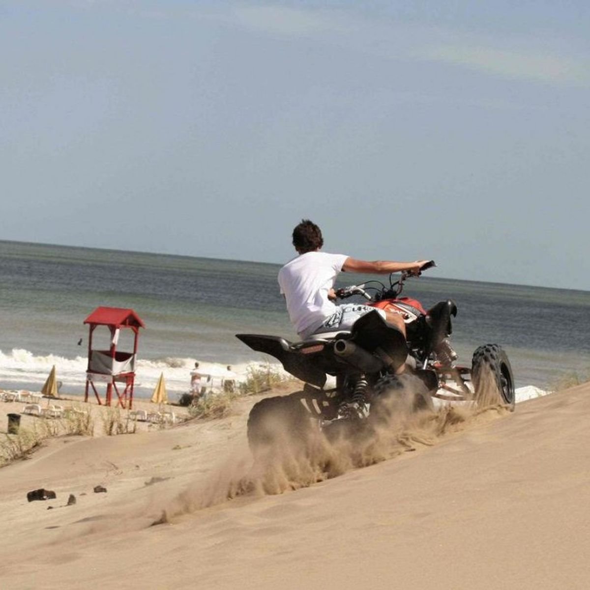 Quieren regular la circulación de vehículos a motor en las playas bonaerenses