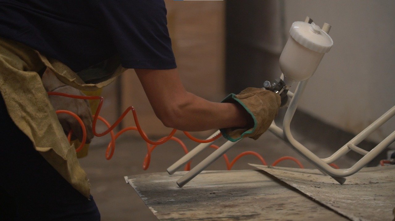 Restauración de mobiliario de los CAI echeverriano