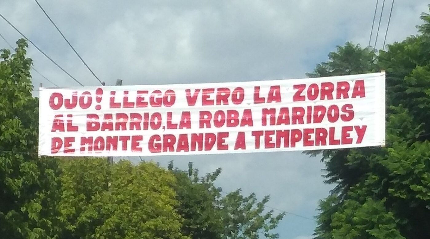 El pasacalles «viral»: la «roba maridos de Monte Grande que llegó a Temperley»