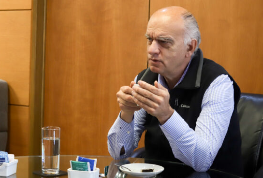 Grindetti dijo que al vecino “no le importa” si los políticos “viven o no viven en Lanús” y que la gente lo eligió “para juntar la basura, tapar baches y esas cosas”