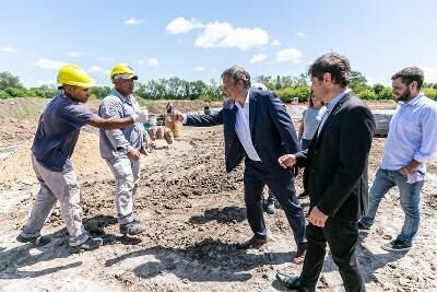 Kicillof, Cascallares y Fabiani recorrieron la obra del Parque Don Orione