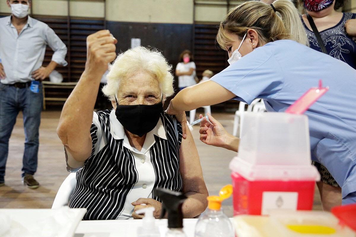 Este viernes llega a Almirante Brown la segunda edición de «La Noche de las Vacunas»