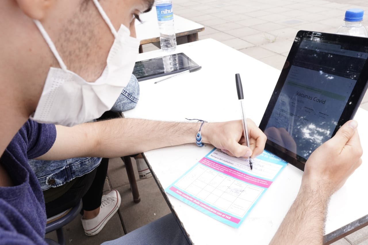 Echeverría: avanza la vacunación en escuelas primarias