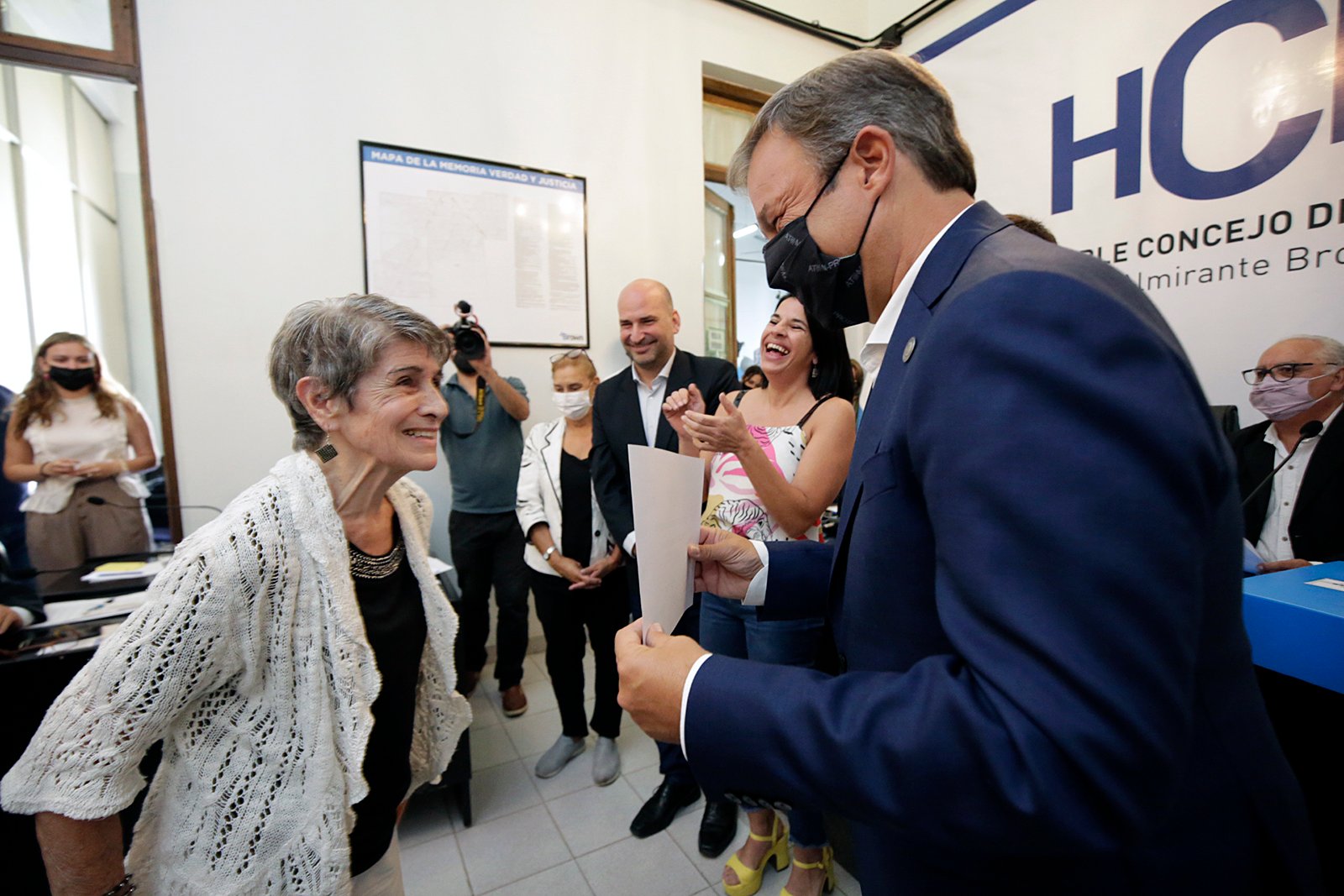 #8M: emotivo homenaje a mujeres destacadas de Almirante Brown en su día