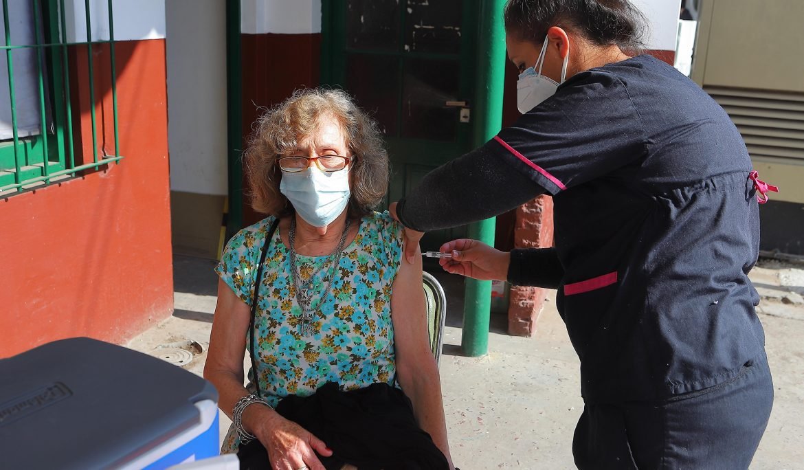 En Echeverría continúan los operativos de vacunación del calendario nacional obligatorio