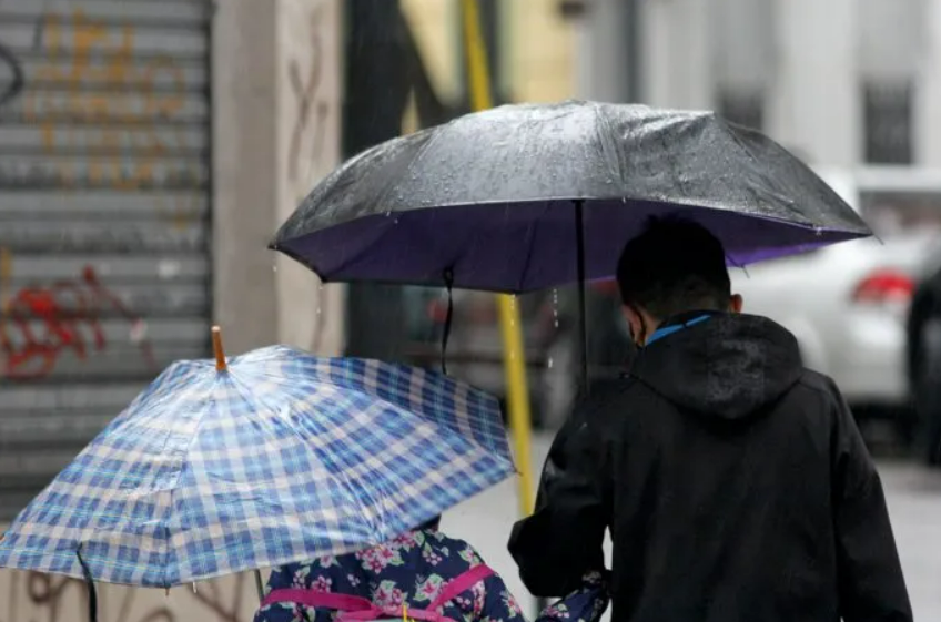 Viernes lluvioso y fresco: máxima de 20°