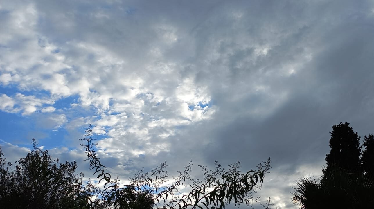 Lunes inestable, con vientos y una máxima de 22