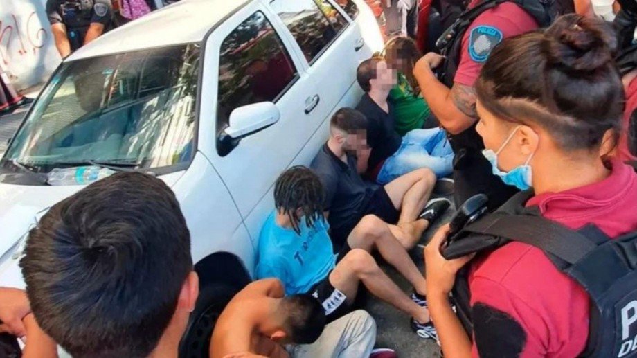 Violación grupal en Palermo: «Vimos cómo abusaban de la chica; eran animales»