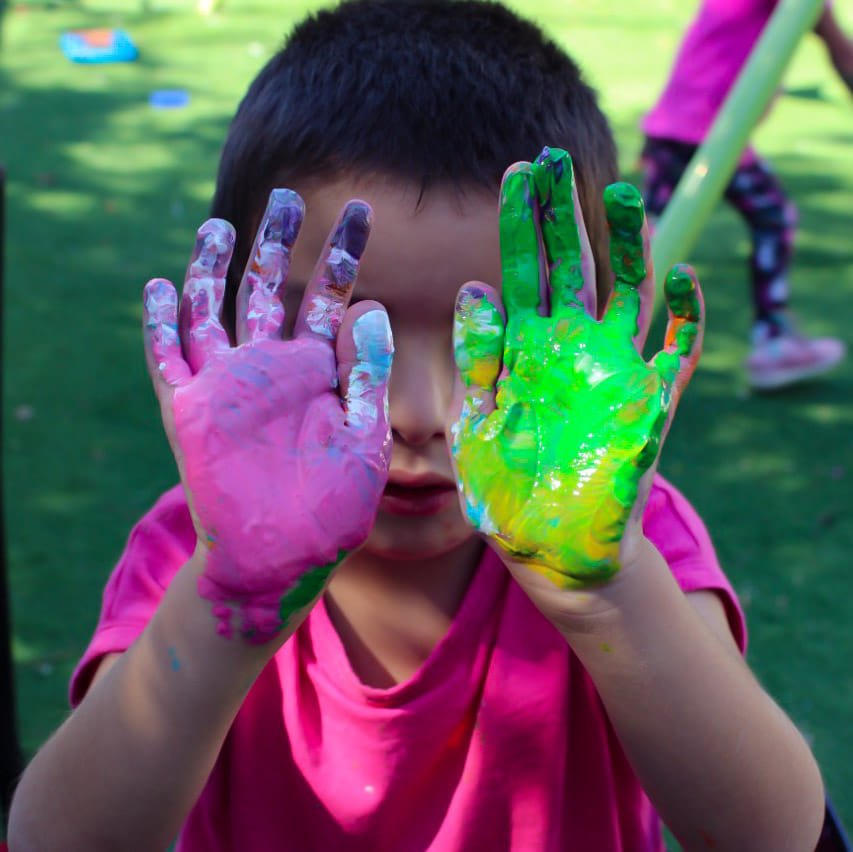 Mucho Amor Nos Une: la historia de la legisladora Silvia Casas, primera mujer en adoptar un bebé con VIH en Argentina