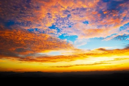 8614522-crepúsculo-bello-amanecer-cielo
