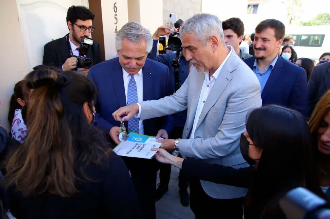 El presidente Fernández y el ministro Ferraresi entregaron viviendas en el Barrio Azul de Wilde