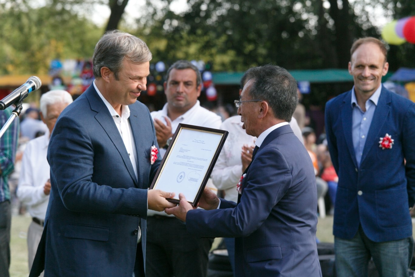 Fabiani y Cascallares presentes en la fiesta de la Asociación Japonesa y la Solidaridad