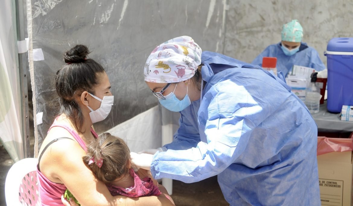Calendario Nacional: continúan los operativos de vacunación en distintos puntos del Municipio