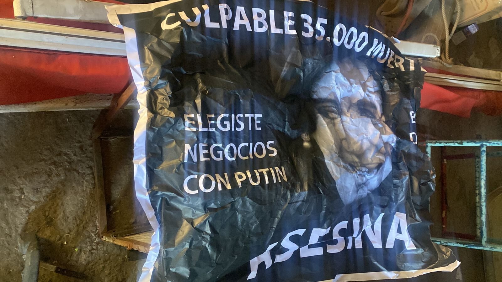 Afiches contra Cristina: un detenido y secuestro de la camioneta en Morón