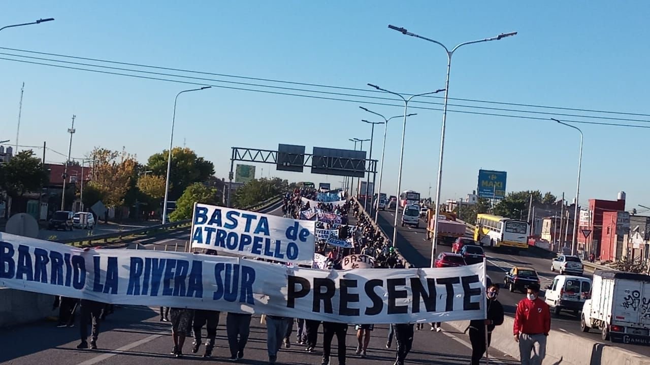 Familias del Camino de la Ribera desalojadas nuevamente reclaman en Puente La Noria