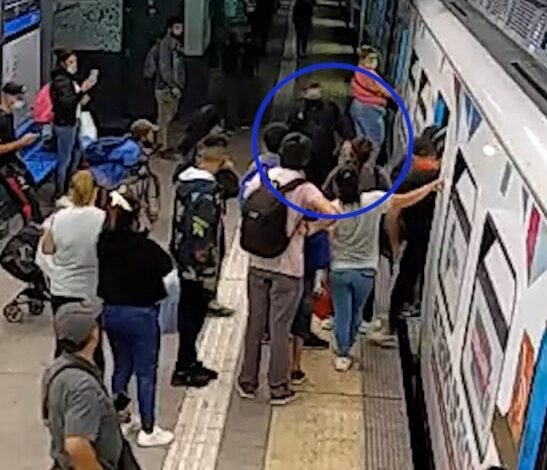 A bordo del Tren Sarmiento: intentó robar un celular, pero los pasajeros lo retuvieron