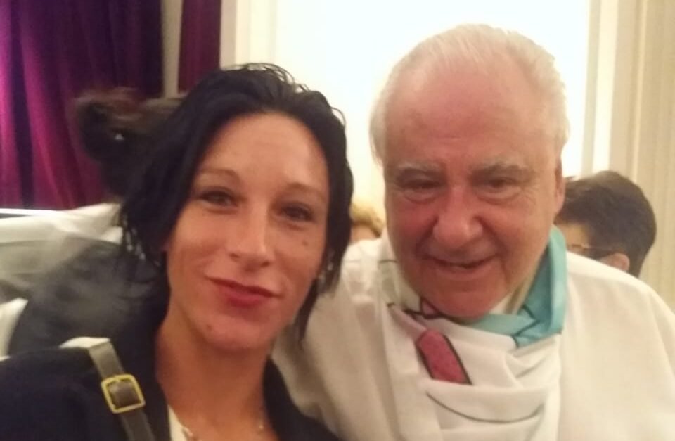 Historia de vida en Esteban Echeverría: creó una red solidaria que le entrega medicamentos oncológicos a pacientes que los necesitan