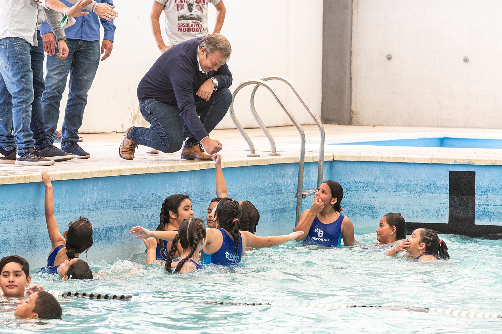 Cascallares y Fabiani dieron inicio a programa de natación destinado a alumnos de primaria