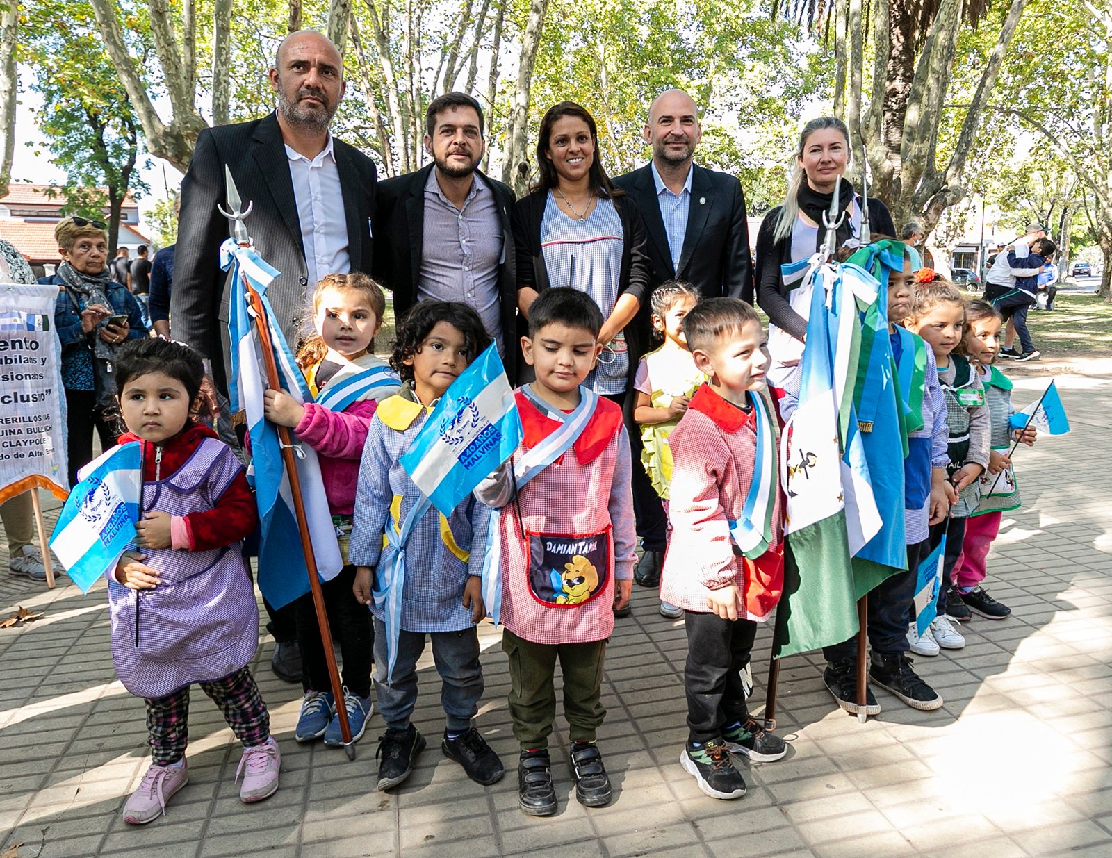 Municipio, pueblo e instituciones celebraron el 138° aniversario de Claypole