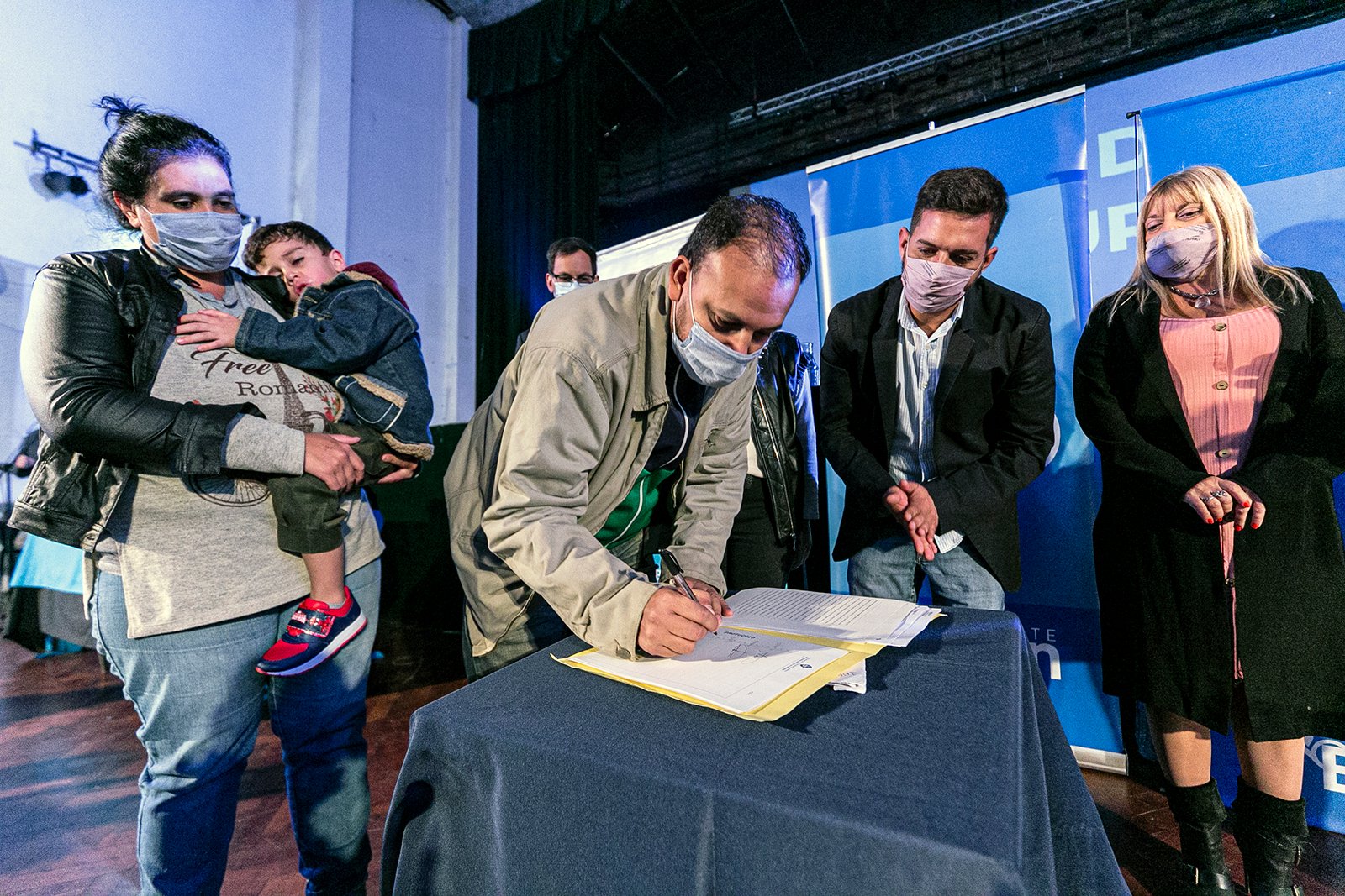 El Municipio acompañó a más de 200 familias brownianas en una nueva firma de escrituras