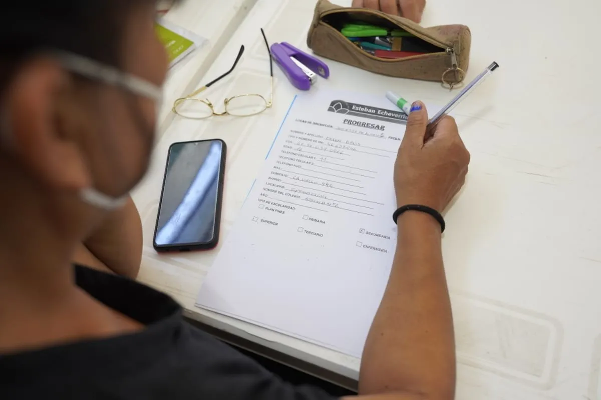 Echeverría continúa inscribiendo para las Becas Progresar